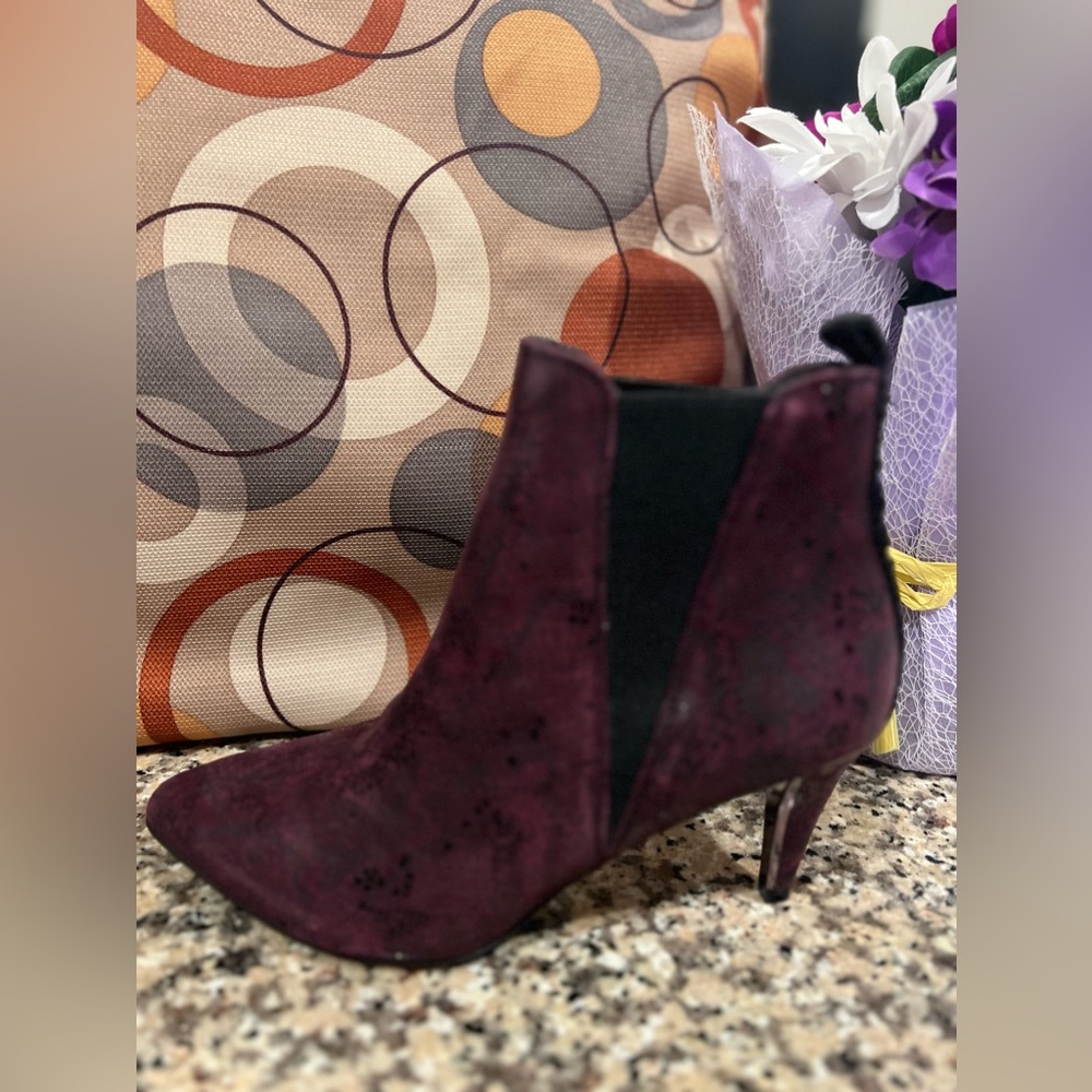 Dkny Womens Purple Snakeskin Stretch Gore Metal Heel Rand